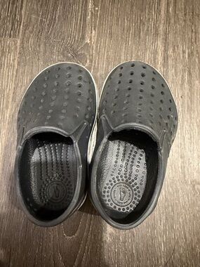 Native Kids Slip-On Water Shoes in Black